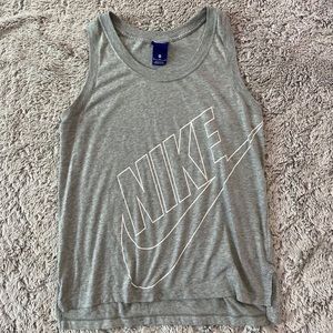 Nike women’s tank